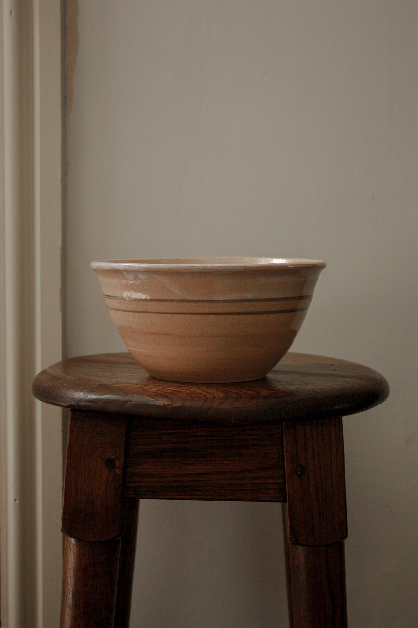 Art pottery bowl with double band design