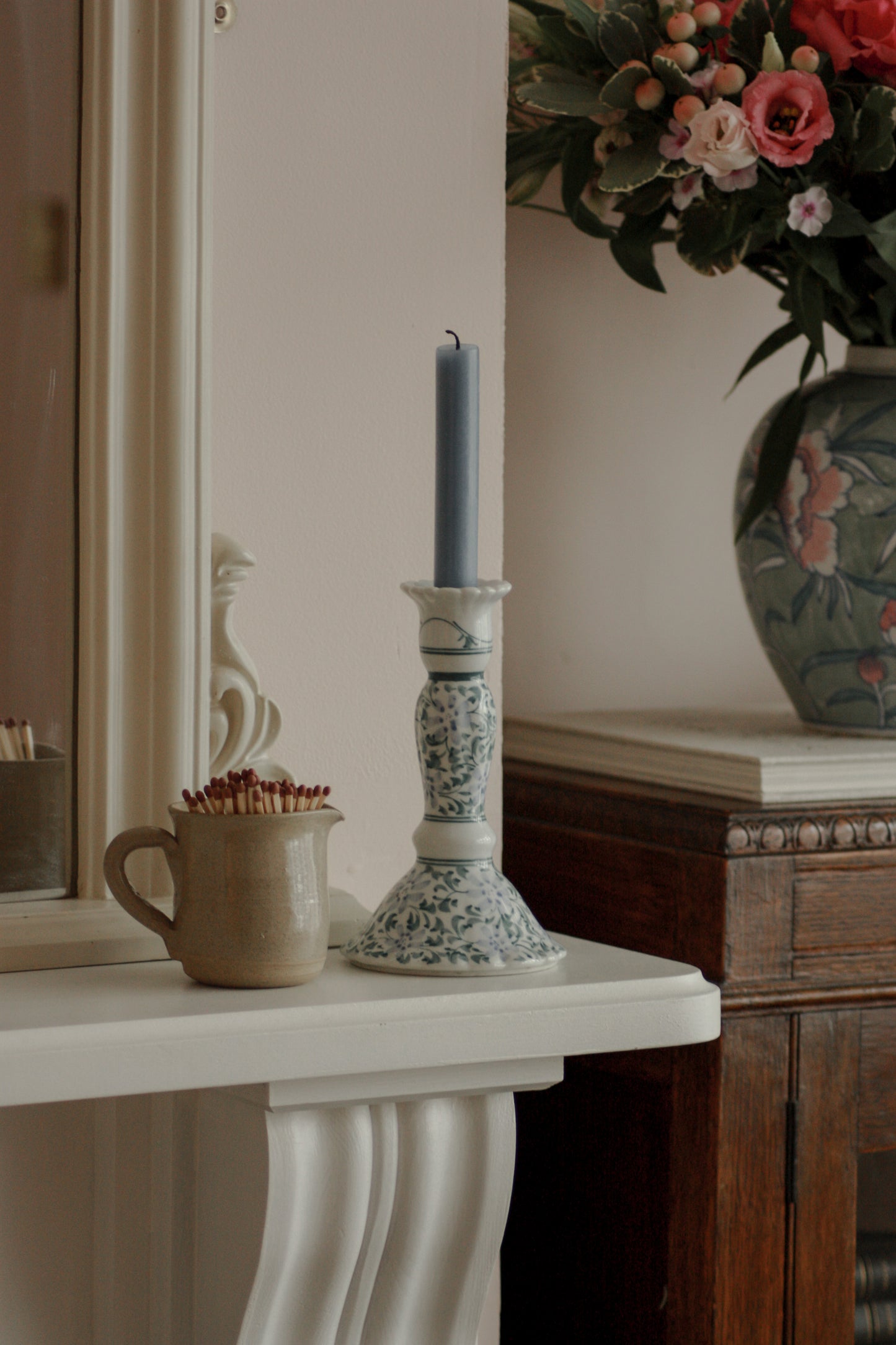 Vintage hand painted candleholder with scalloped rim
