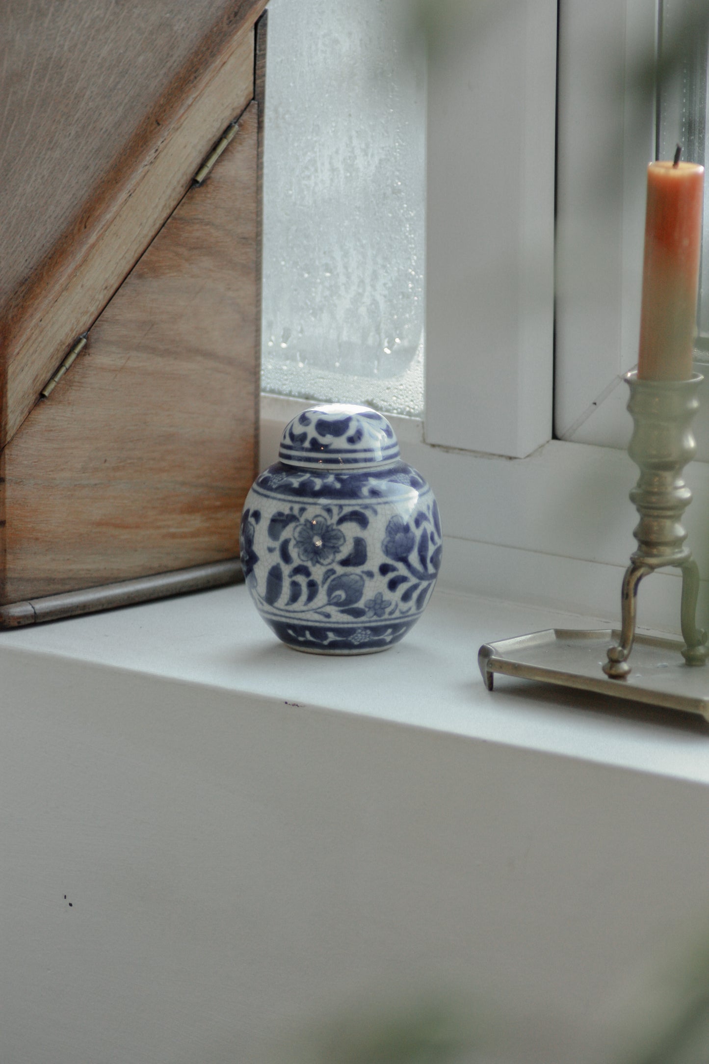 Pair vintage blue and white ginger jars