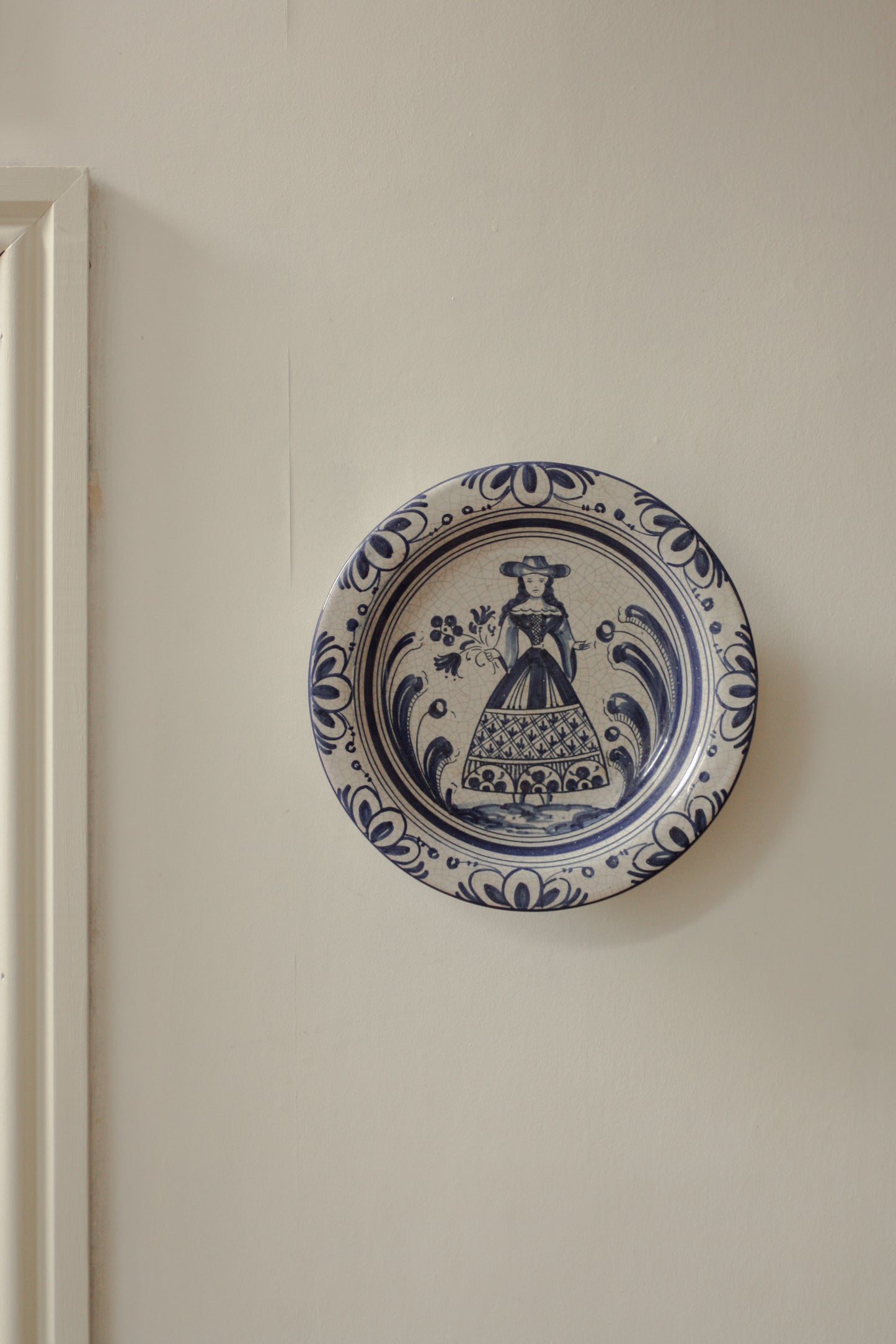 Vintage hand painted wall hanging plate