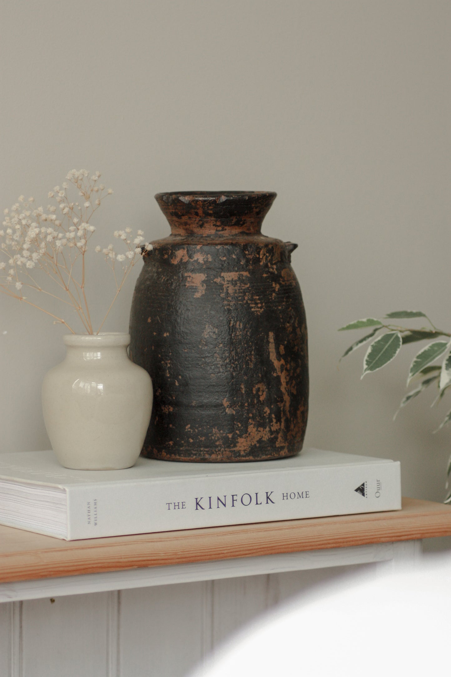 Vintage wooden honey pot with chippy paint