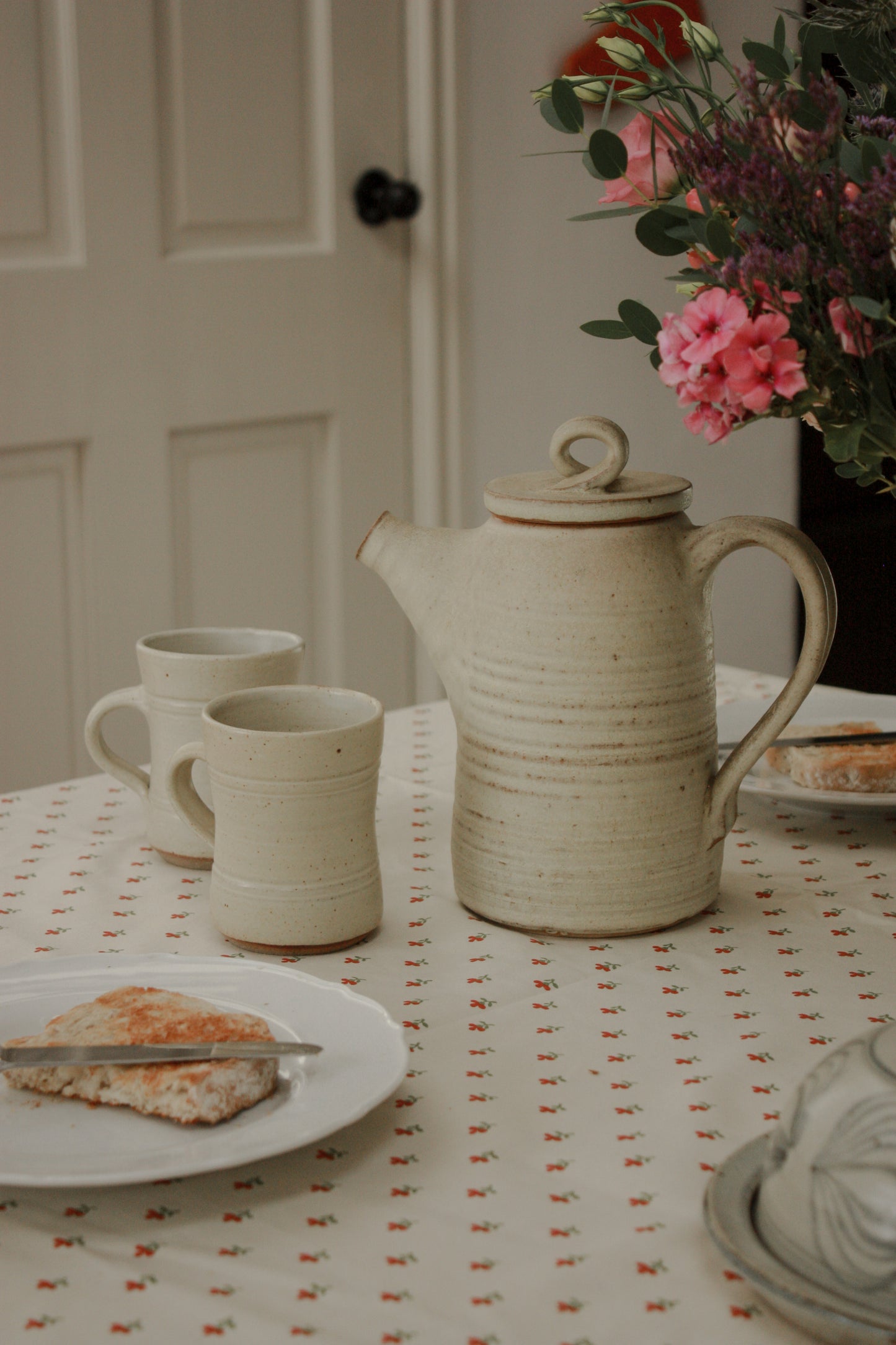 Vintage studio pottery mug (style 2)
