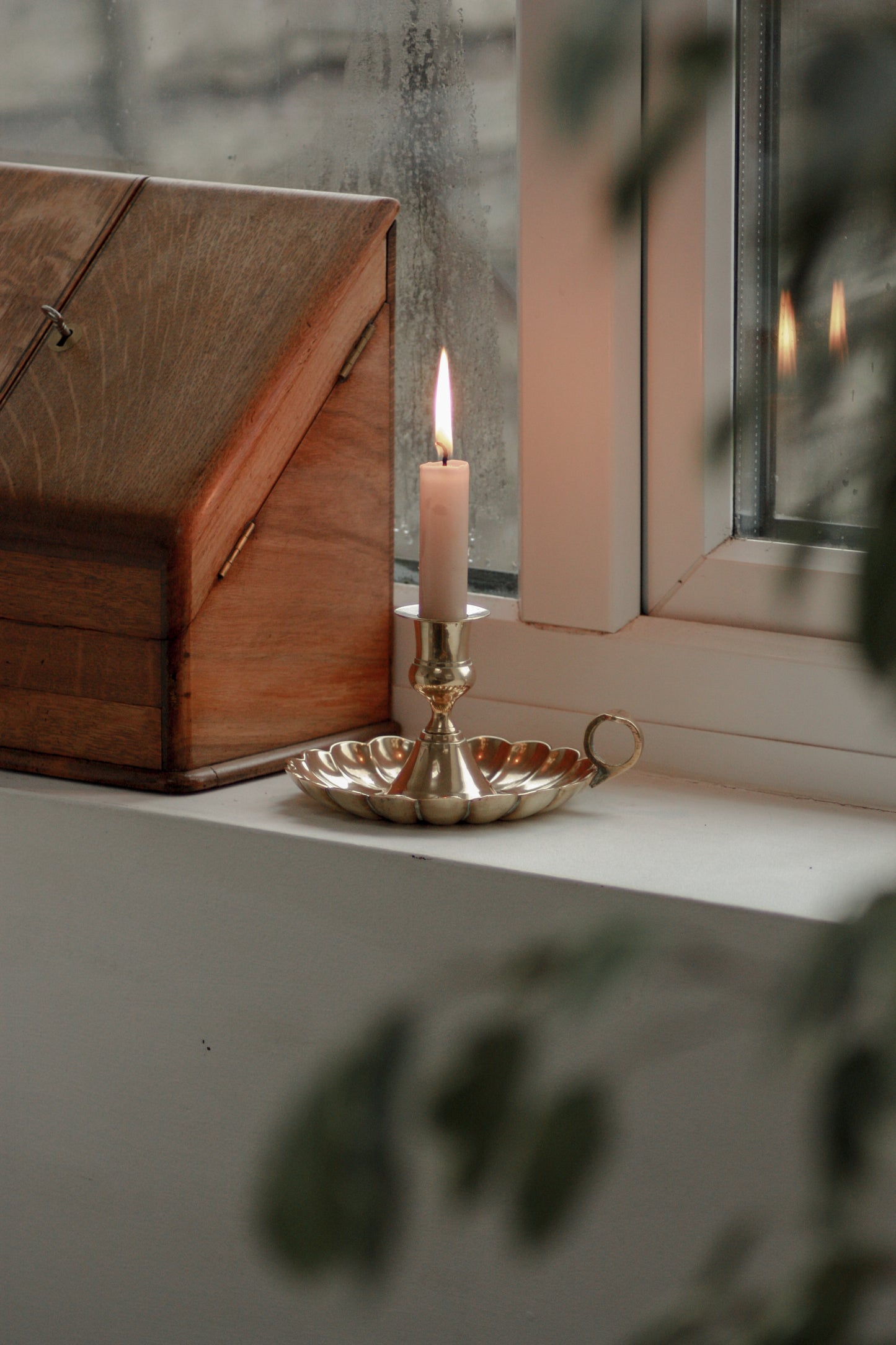 Vintage brass scalloped candleholder