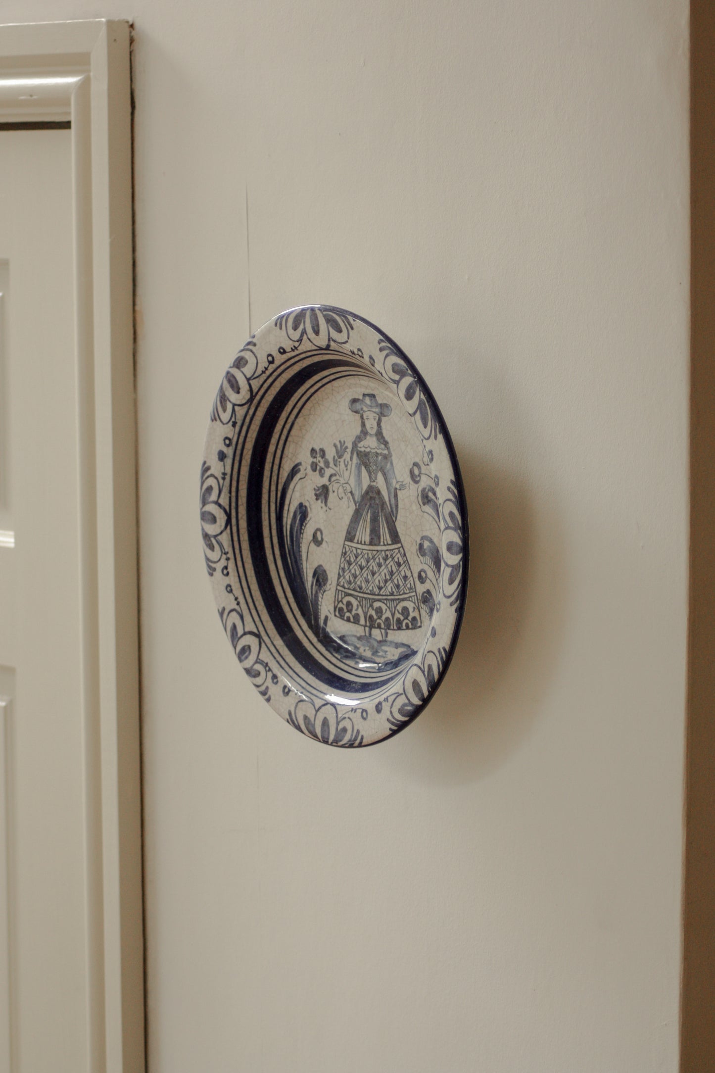 Vintage hand painted wall hanging plate