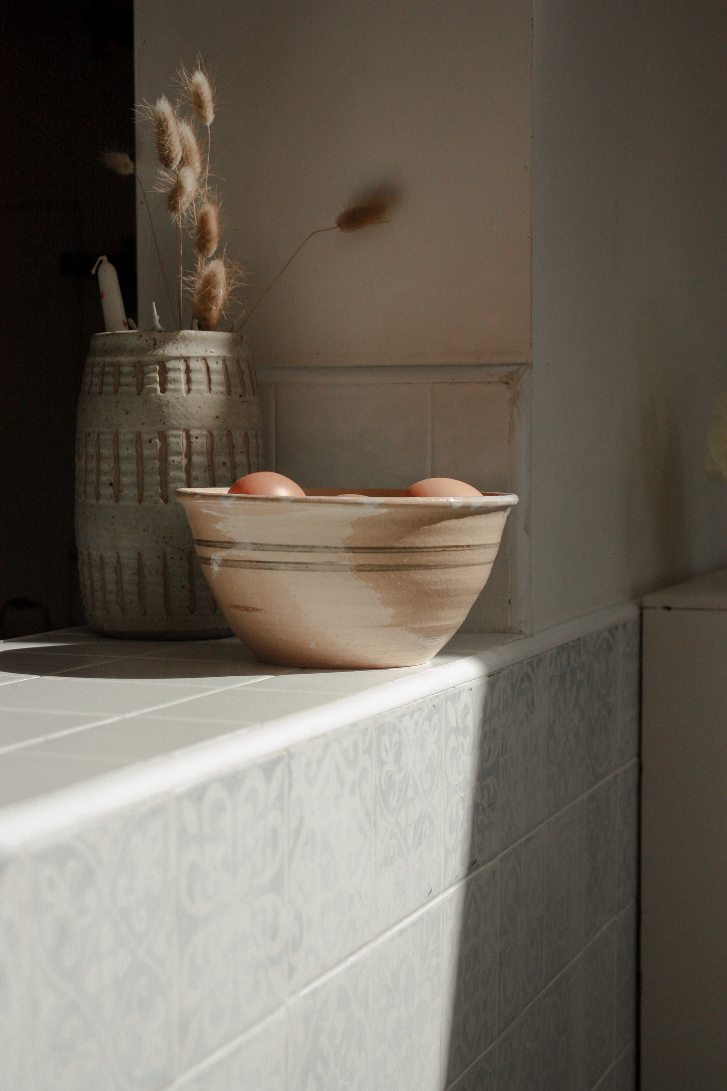 Art pottery bowl with double band design