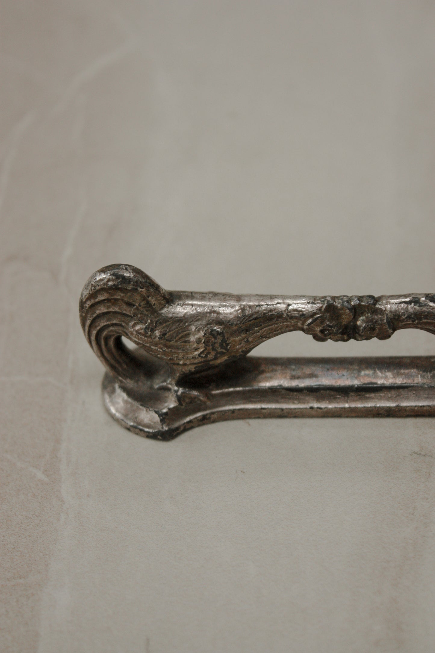 Antique Victorian silver plated knife rest (rooster design)