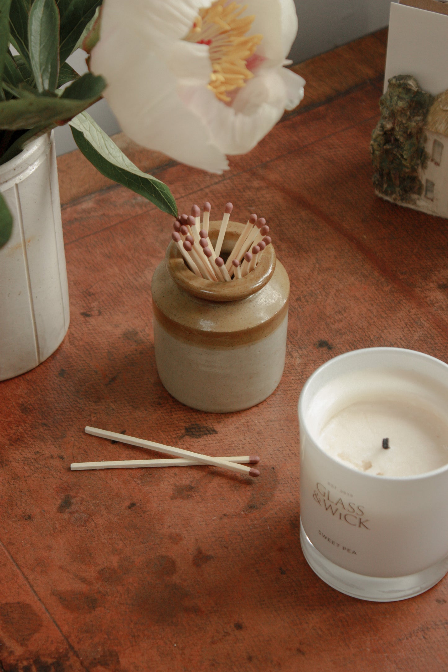 Vintage stoneware two tone match pot