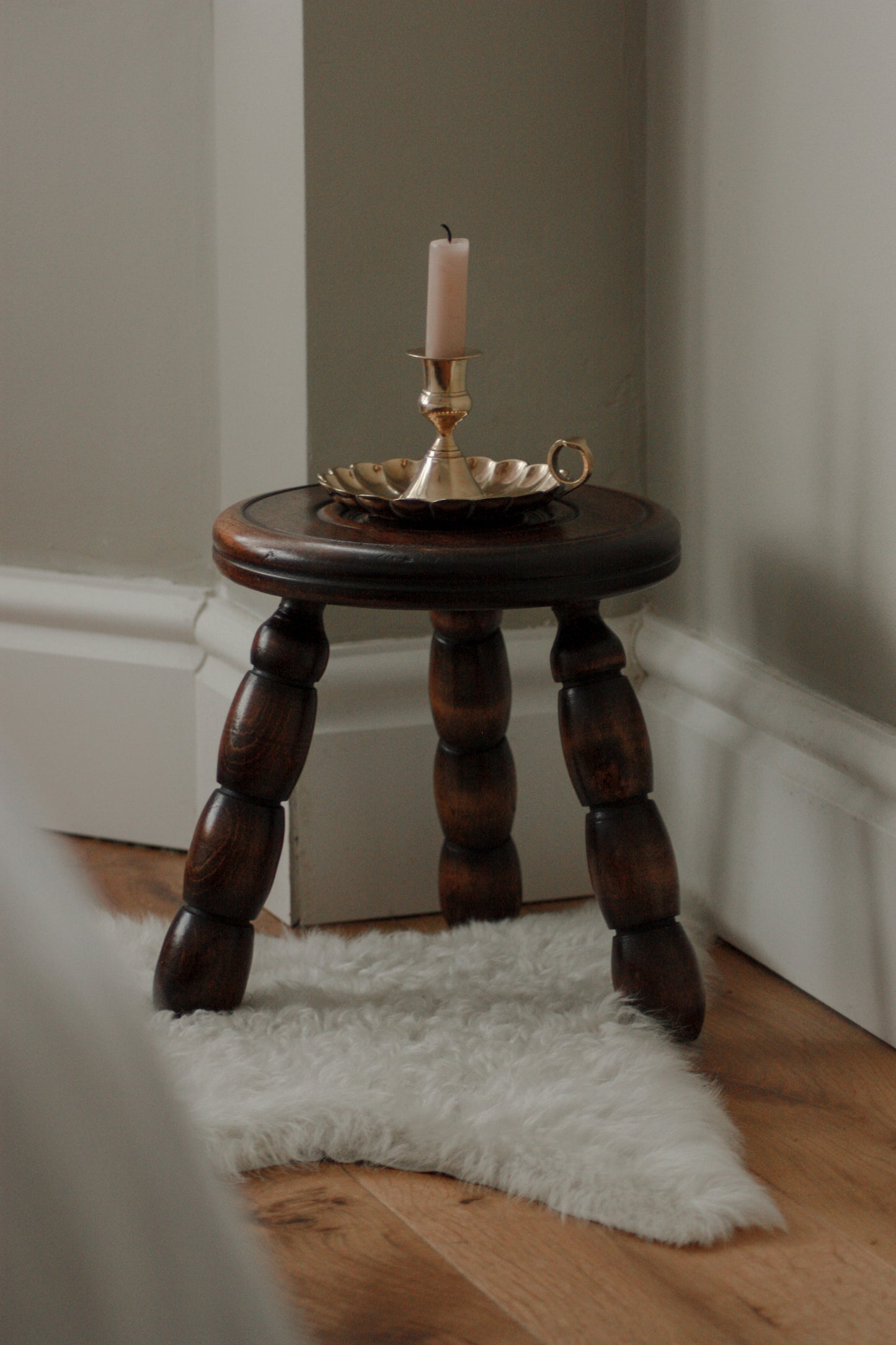 Vintage brass scalloped candleholder