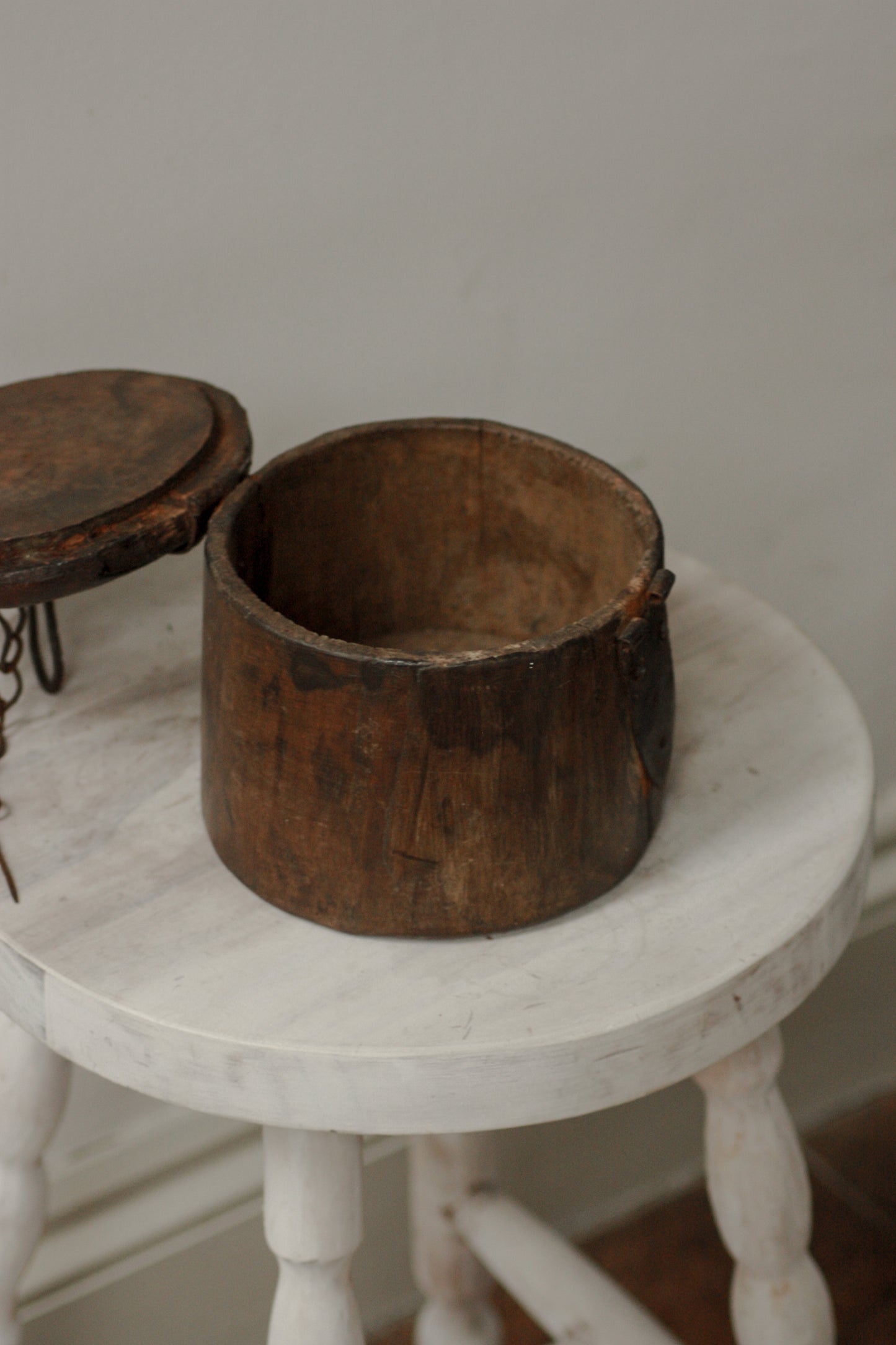 Vintage hanging wooden pot with hinged lid