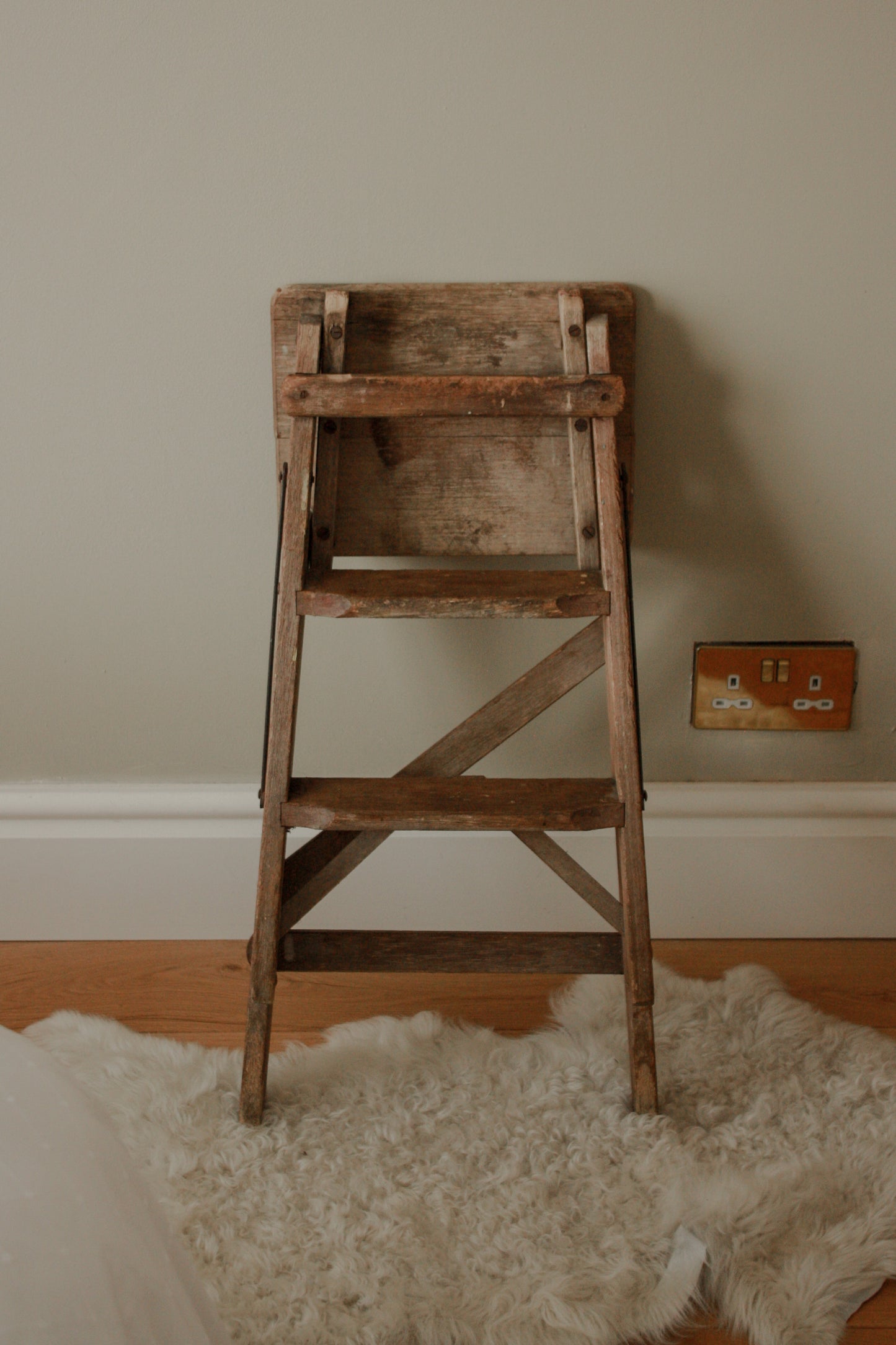 Vintage wooden stepladder / side table