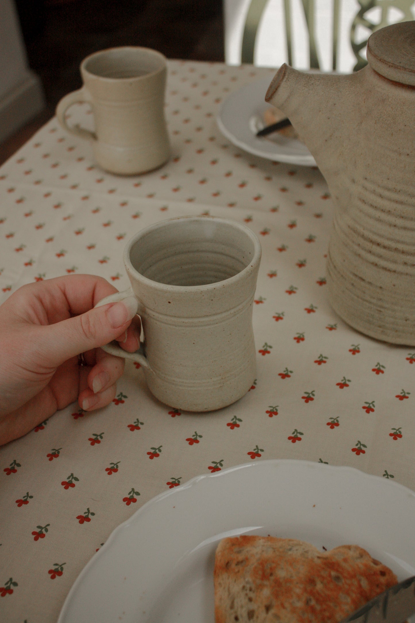 Vintage studio pottery mug (style 1)