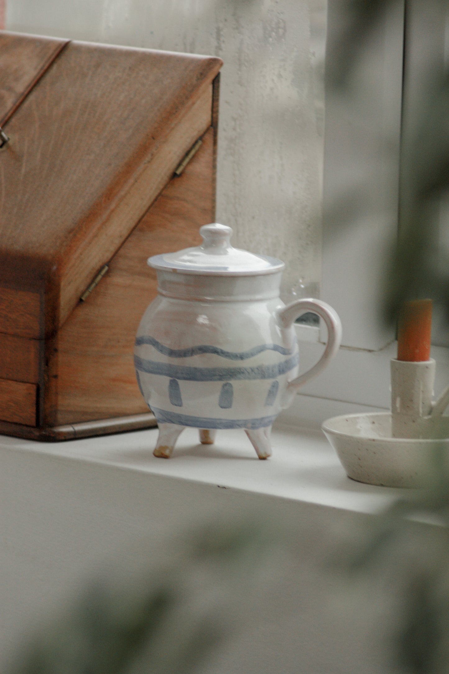 Vintage Provençal hand painted pot