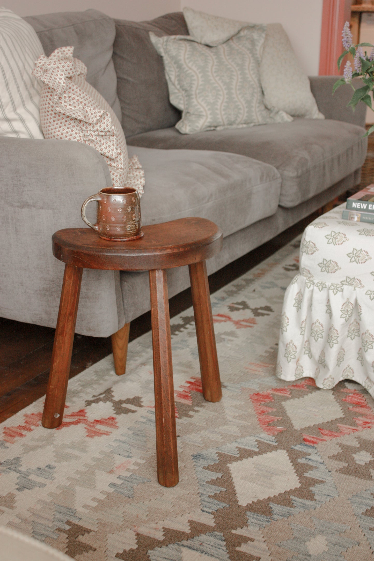 Vintage wooden stool - kidney bean seat