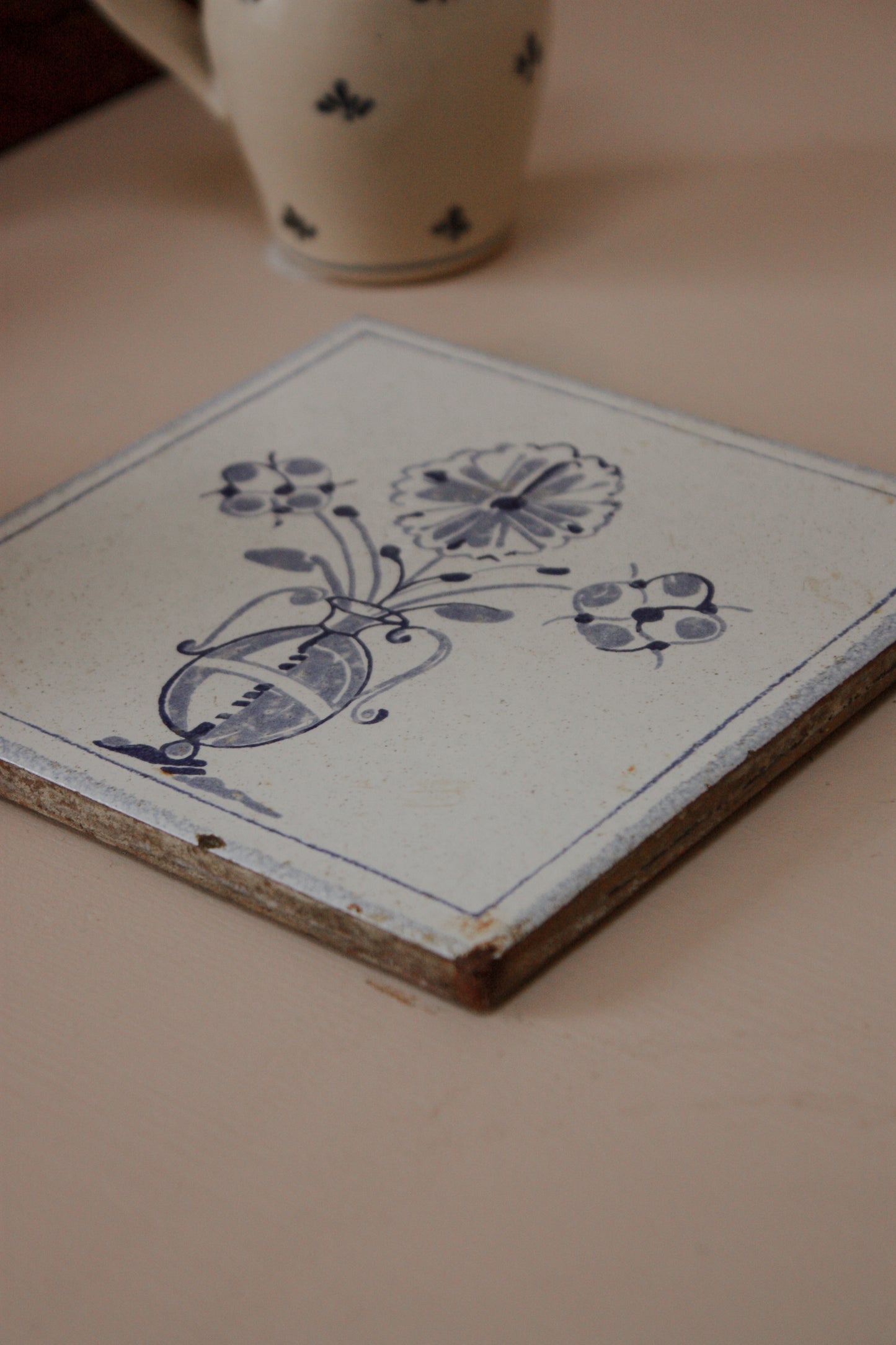 Vintage hand painted blue and white Italian tile / coaster