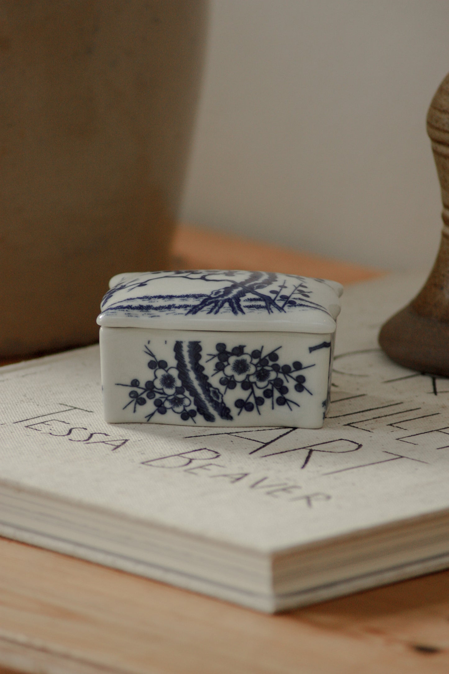 Vintage ceramic Japanese trinket box