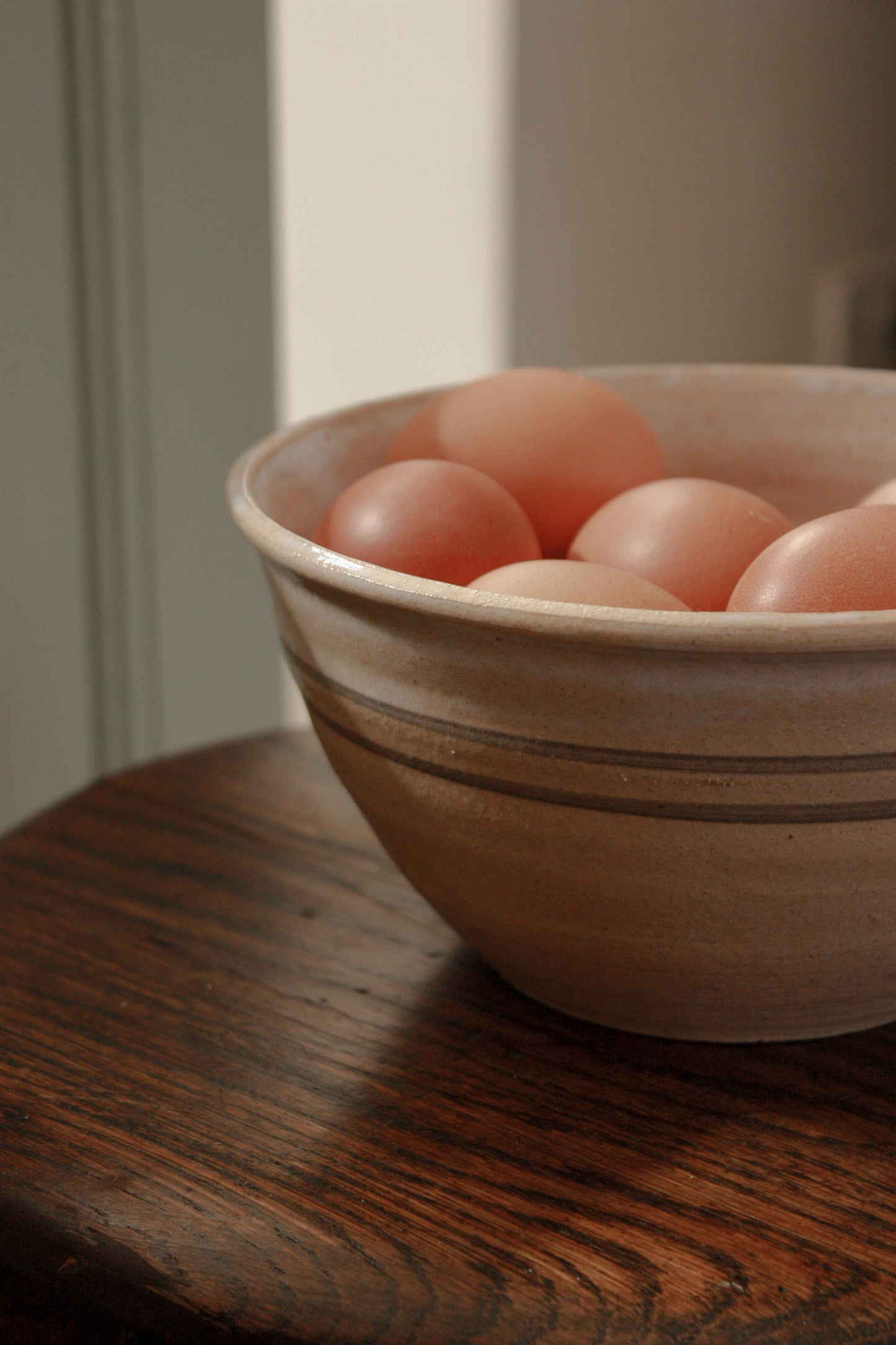 Art pottery bowl with double band design