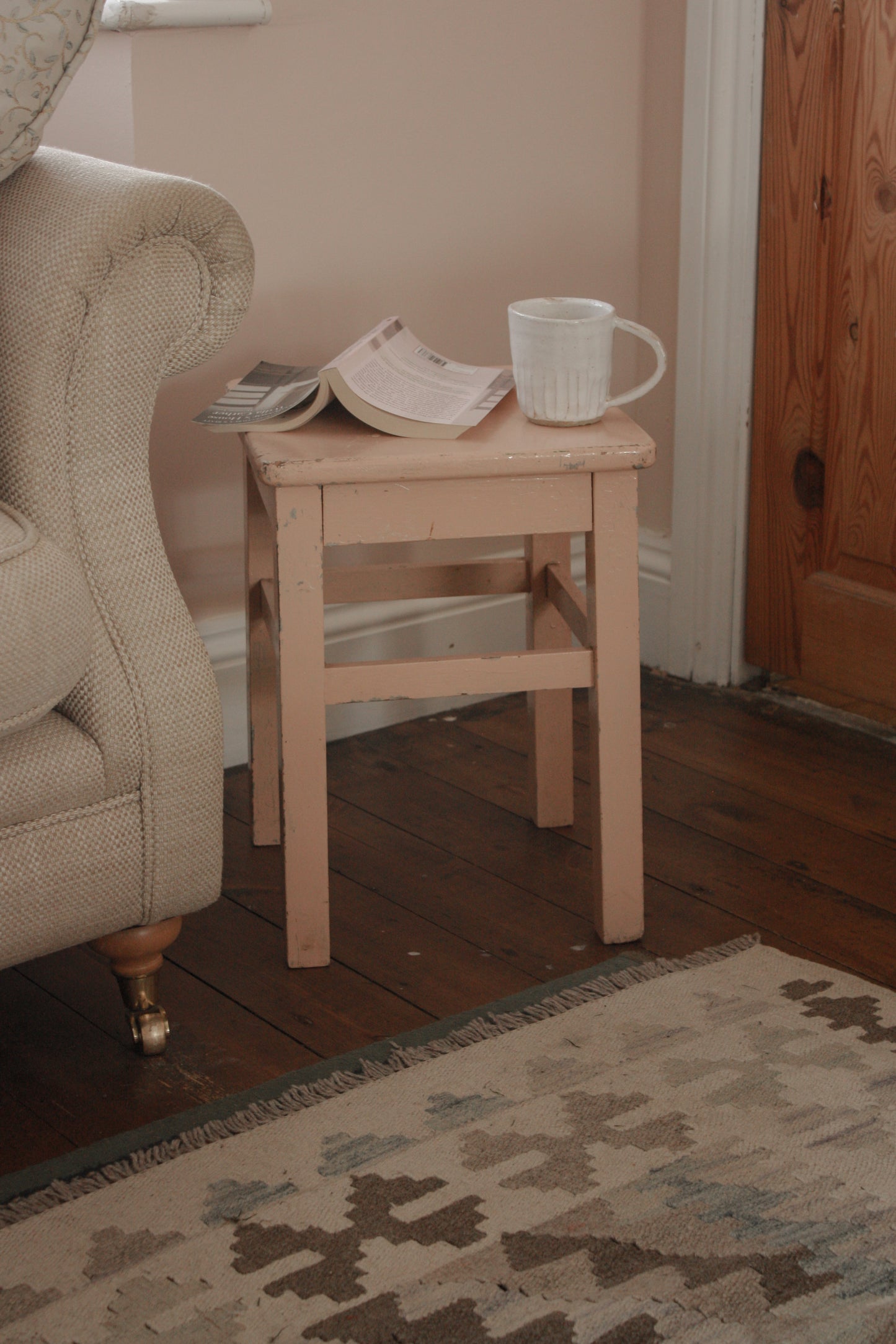 Vintage chippy wooden stool (blush)