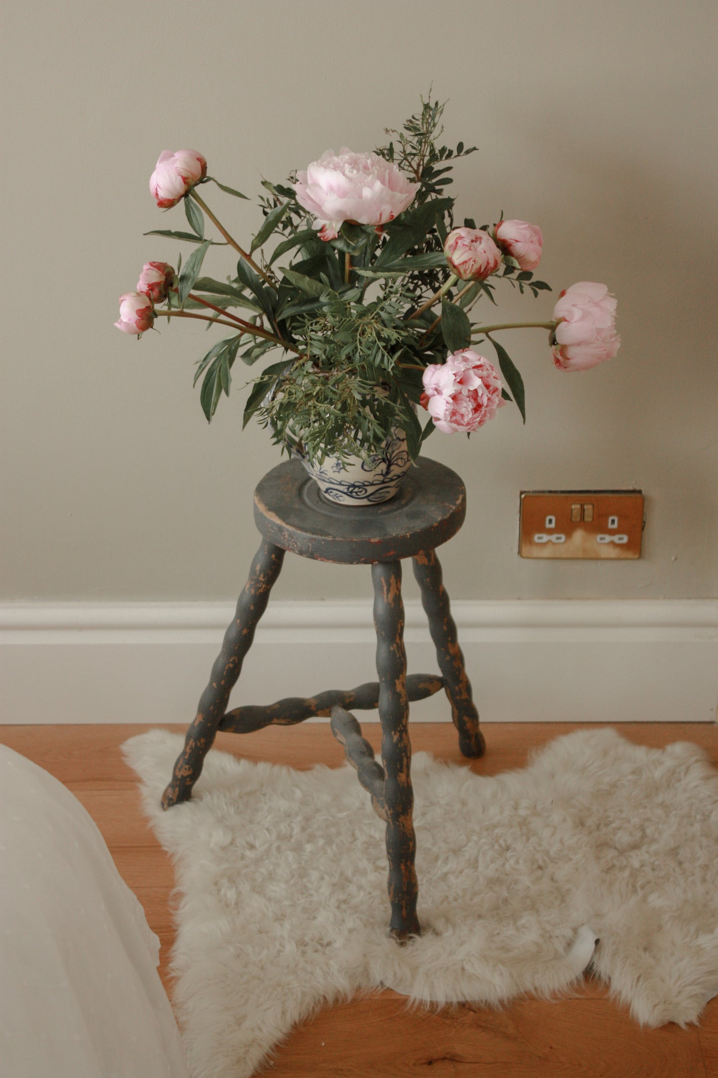 Vintage French bobbin leg stool
