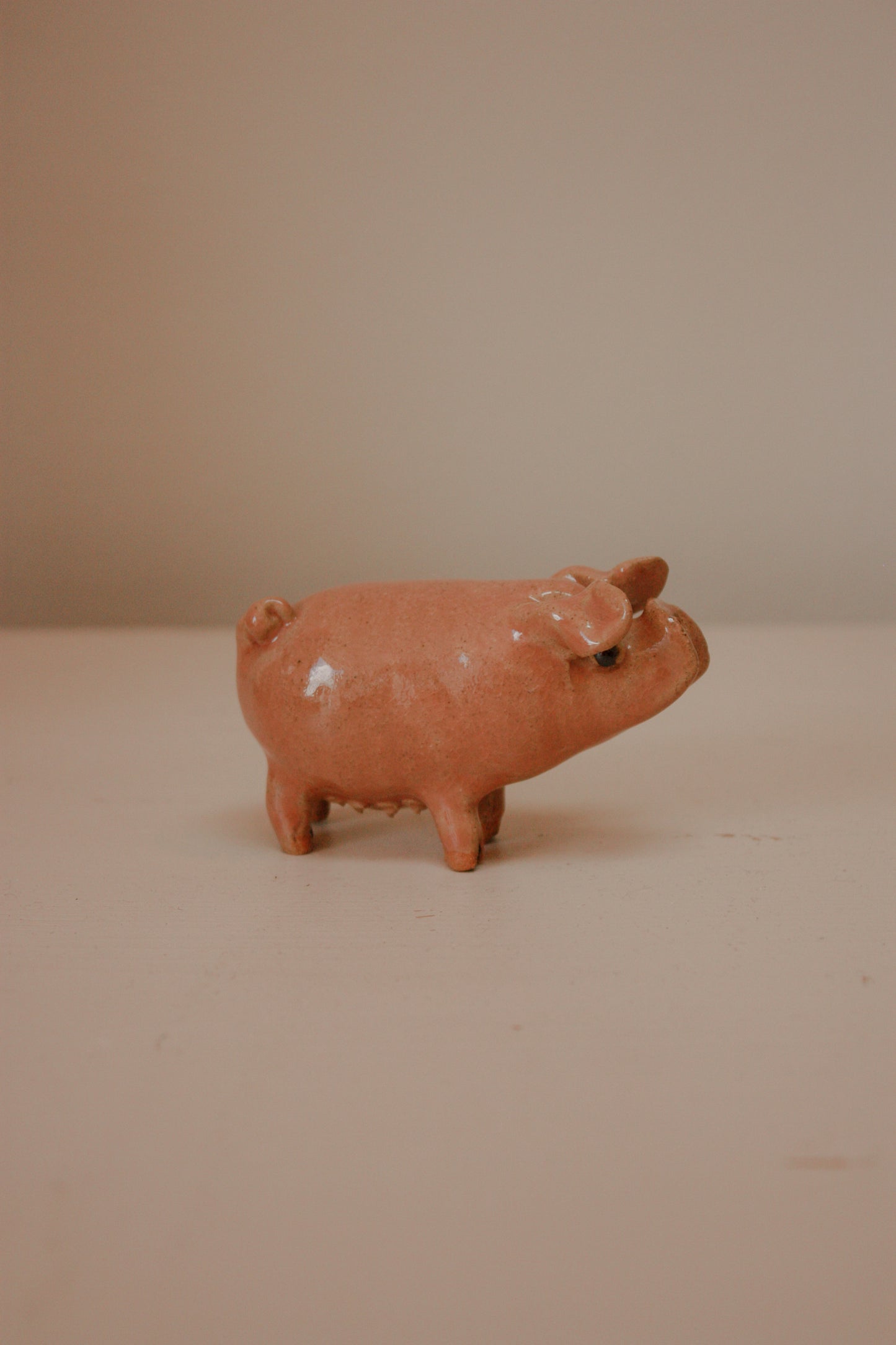 Vintage art pottery mama pig