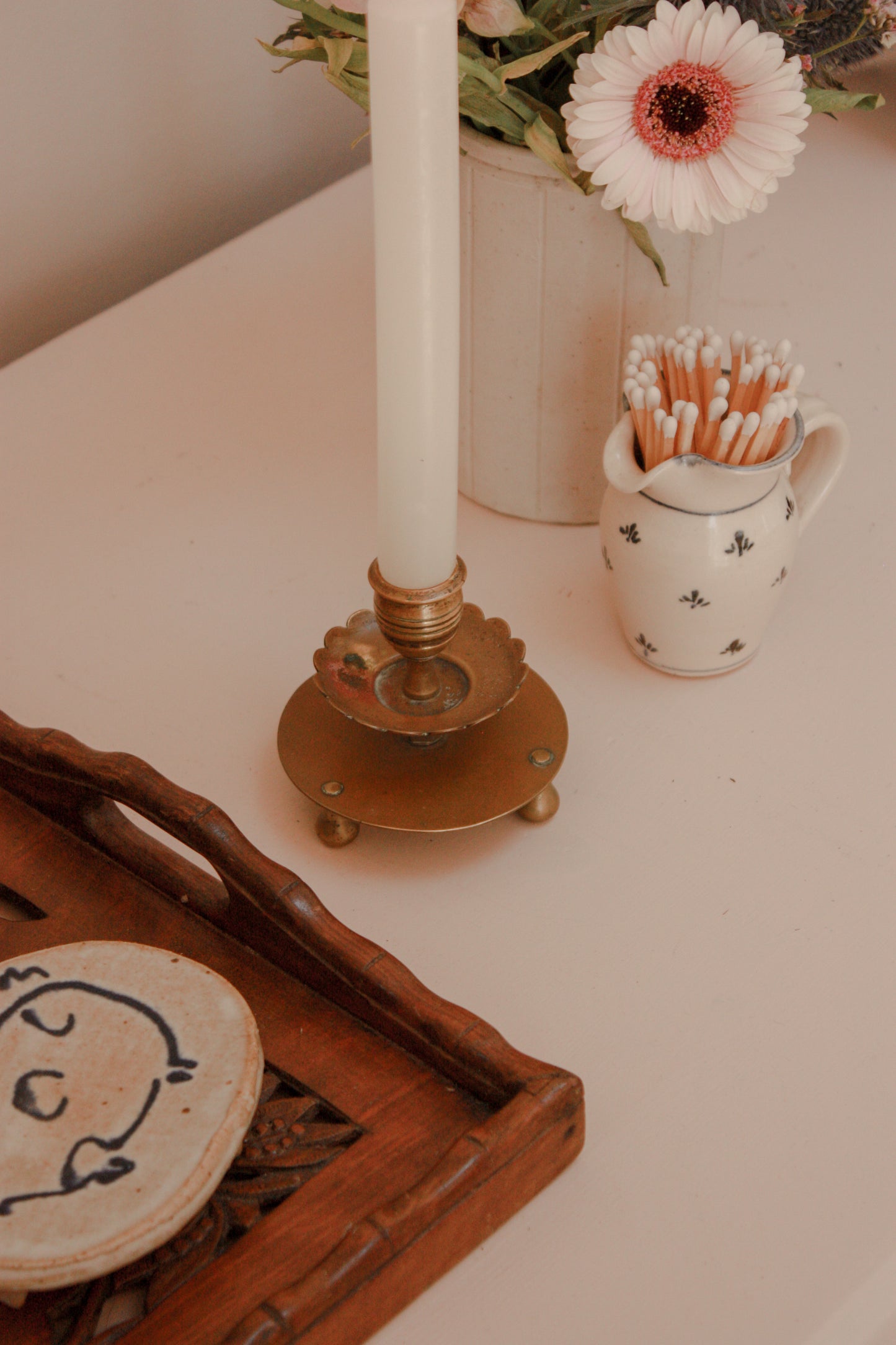 Vintage arts & crafts scalloped brass candleholder