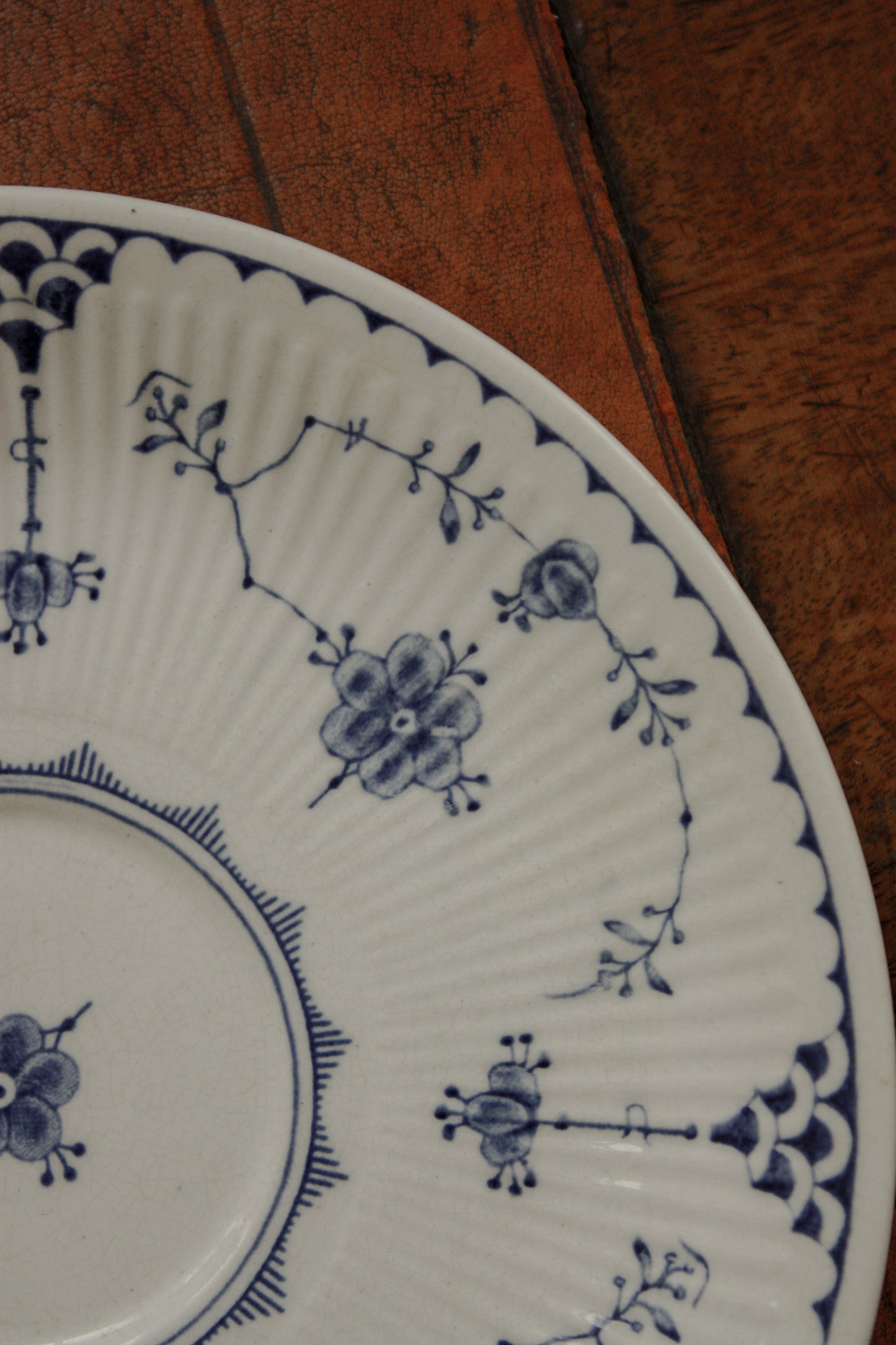 Vintage gallery wall plate - blue / white floral