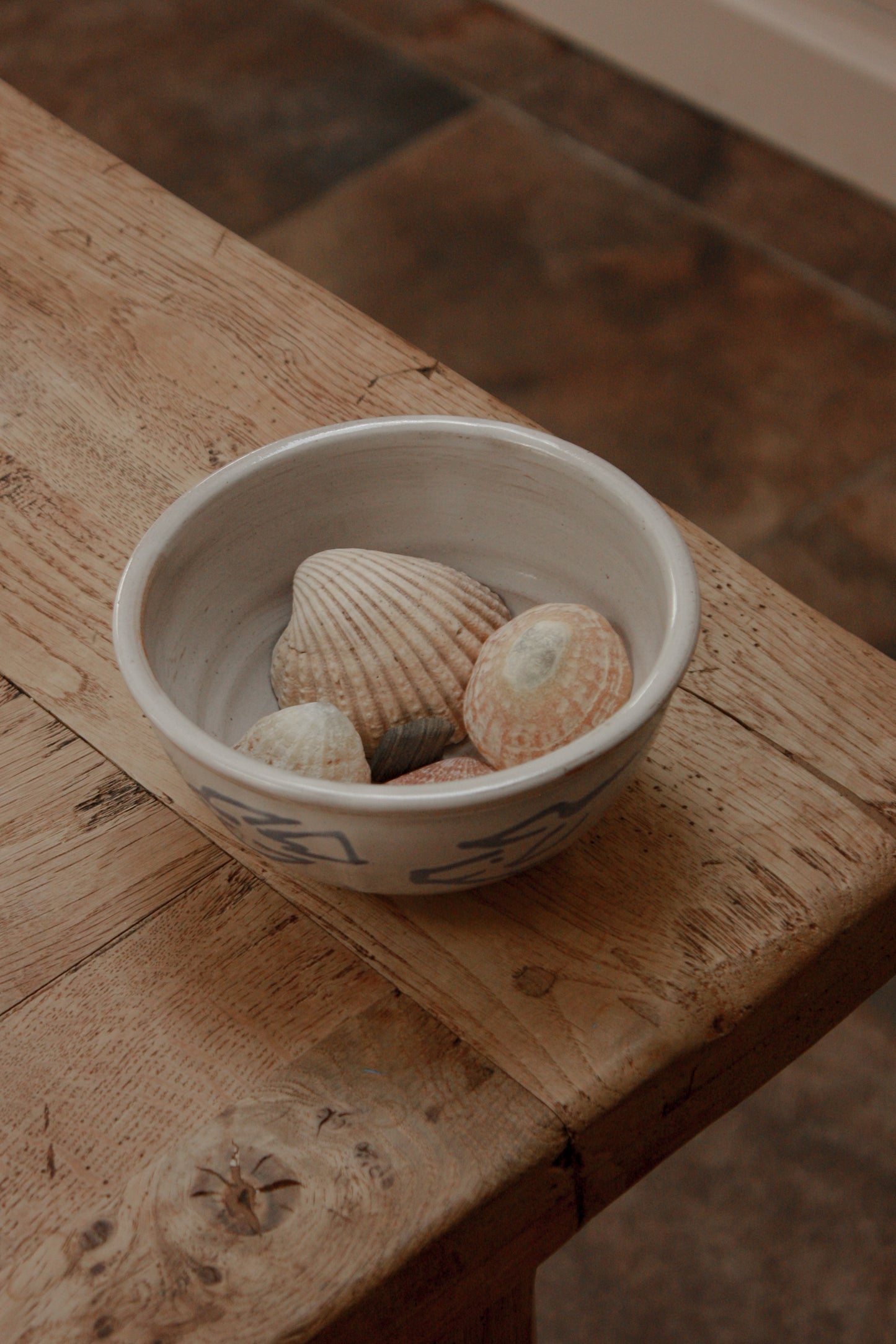Studio pottery folk art bowl - Hans Ullrich