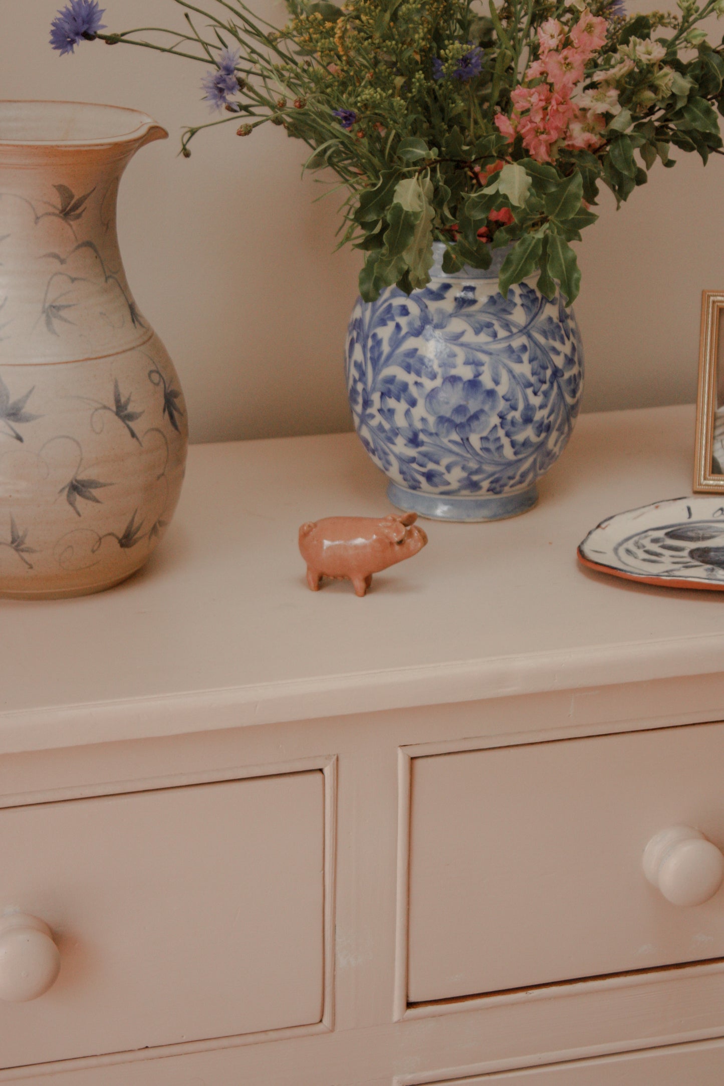 Vintage art pottery mama pig