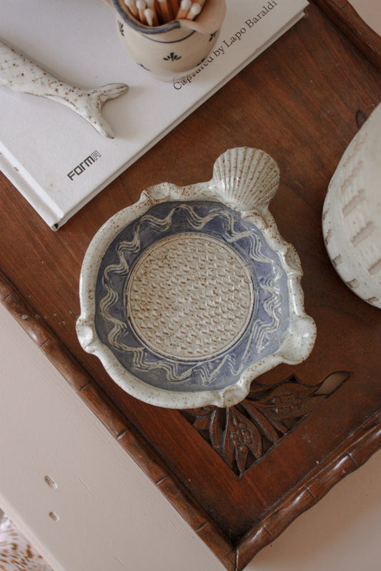 Rare studio pottery shell garlic grater / trinket dish - Mike Goddard