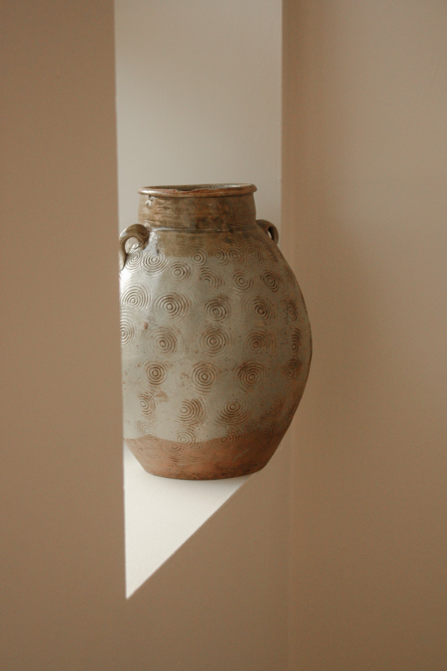 Antique Chinese Yunnan pot - swirl design