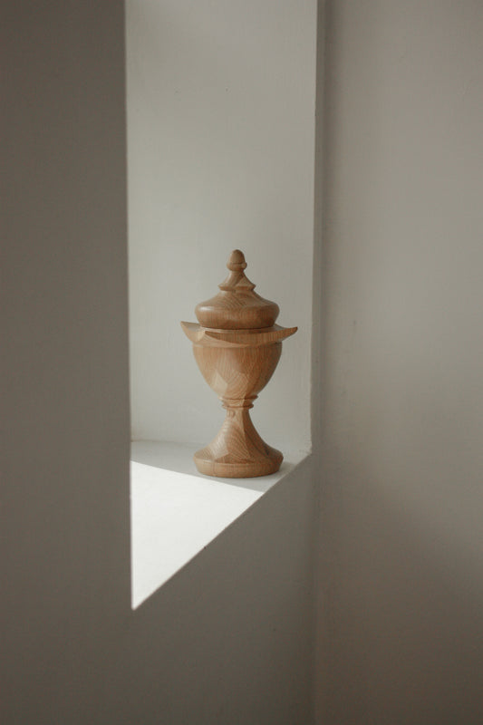 Vintage turned oak pot (table leg)
