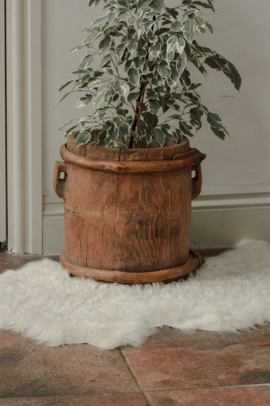 Antique Chinese wooden pot