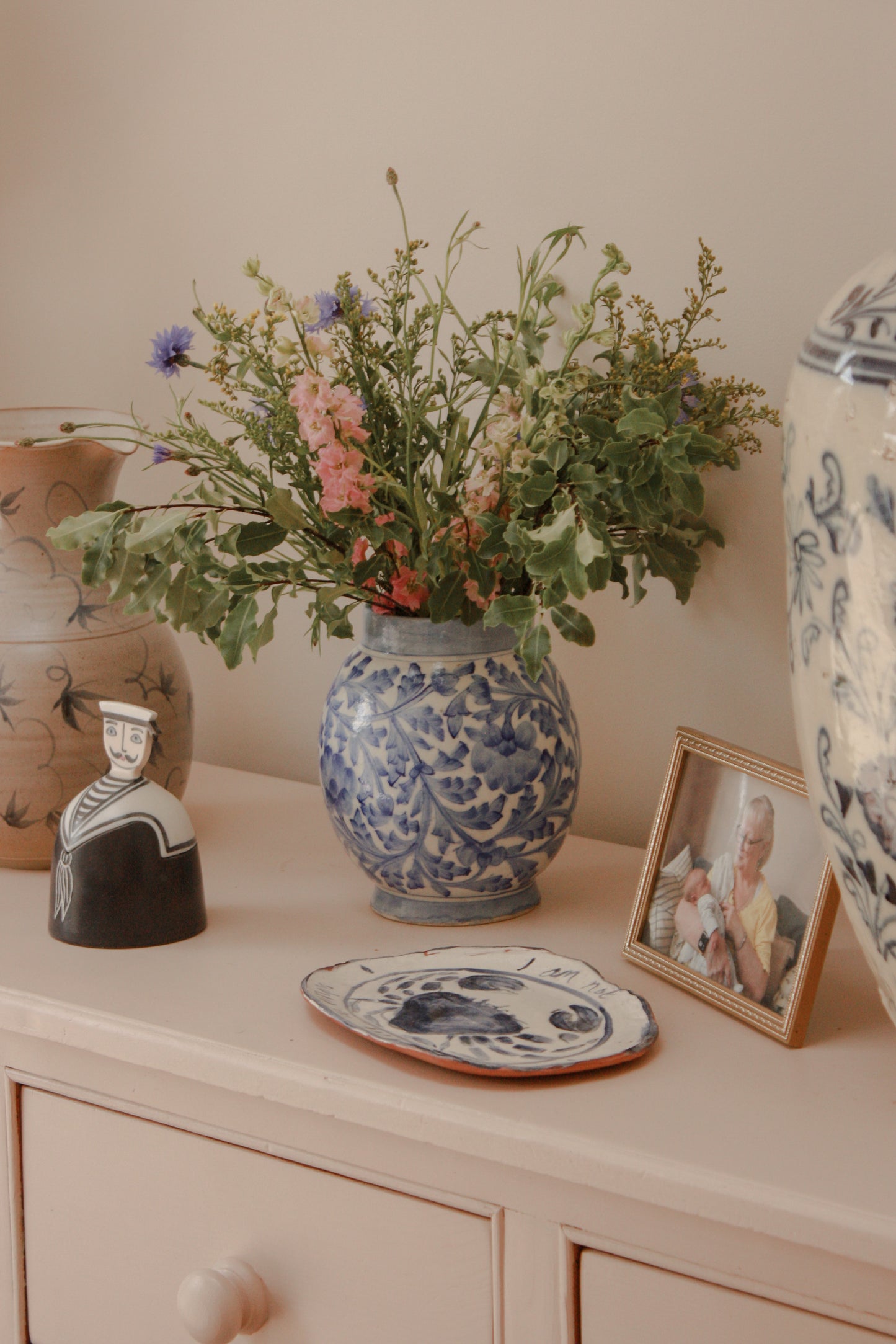 Vintage hand painted floral pot