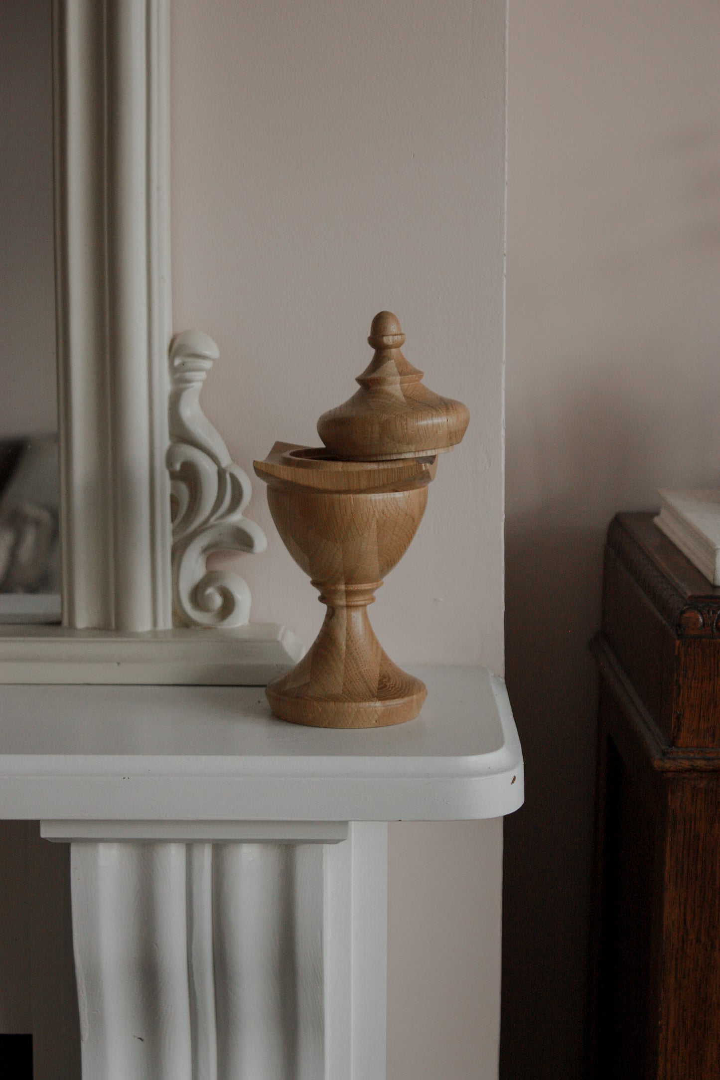 Vintage turned oak pot (table leg)