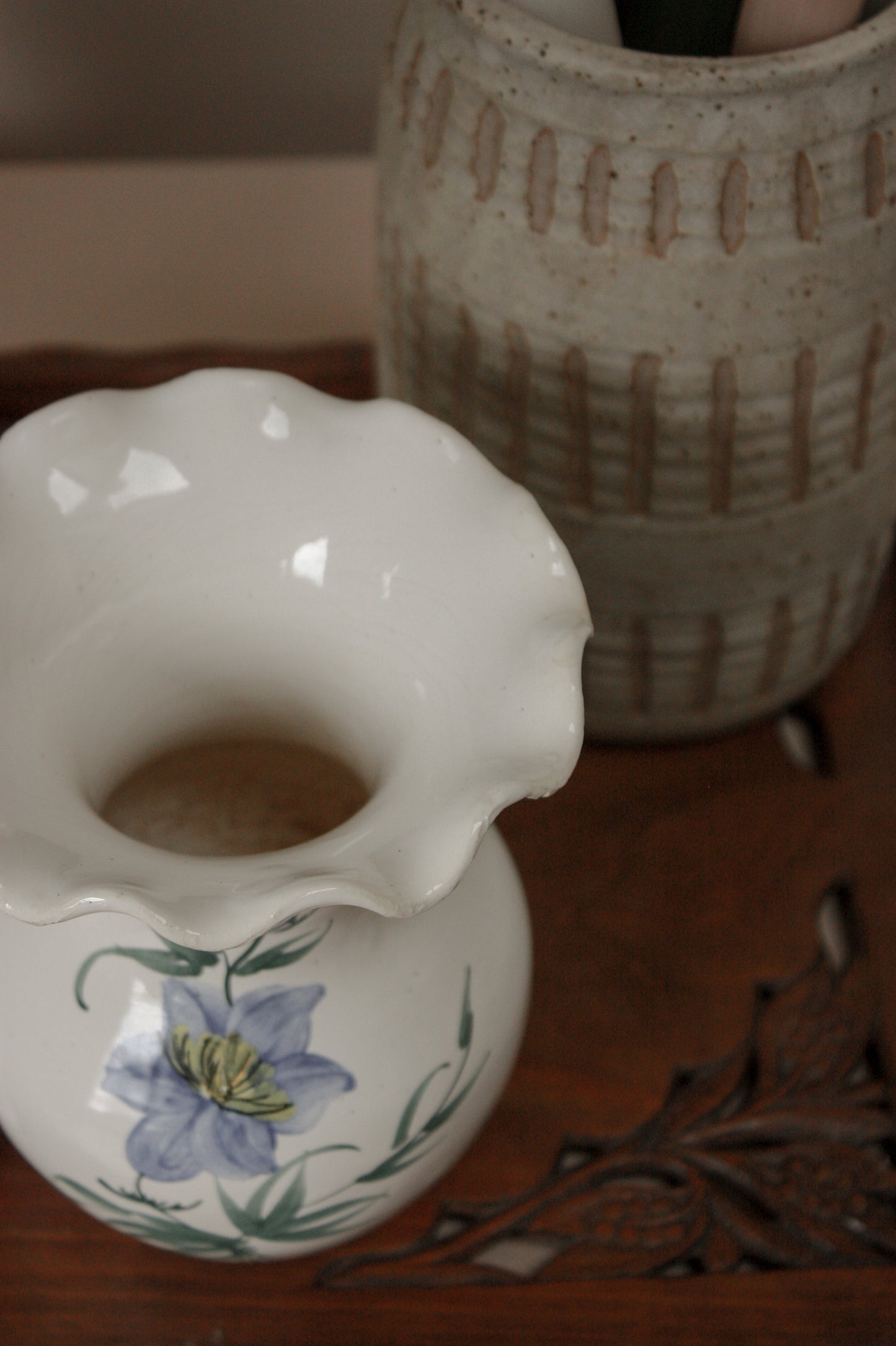 Vintage hand painted French ruffle rim pot