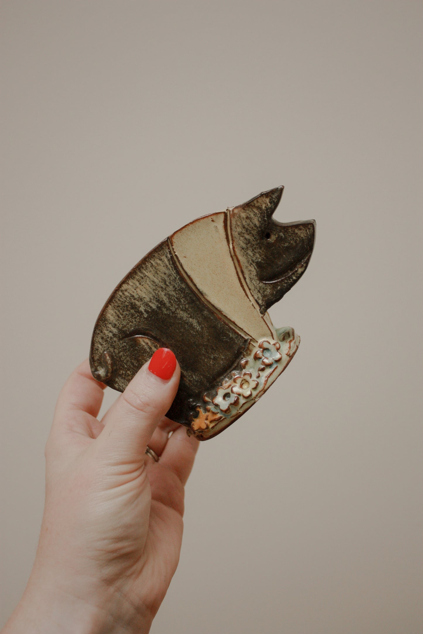 Vintage hand built saddleback pig letter rack