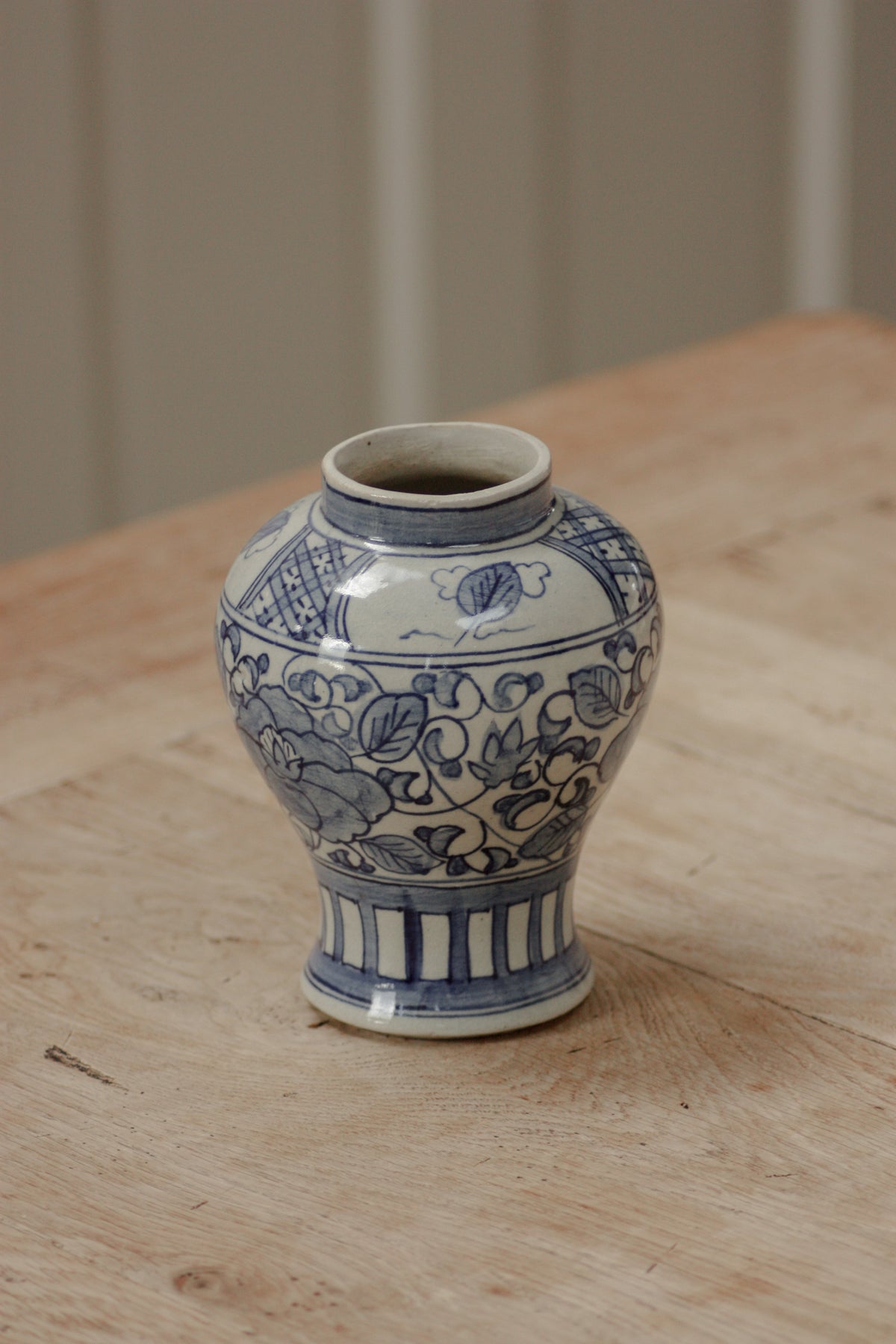 Vintage hand painted Japanese pot