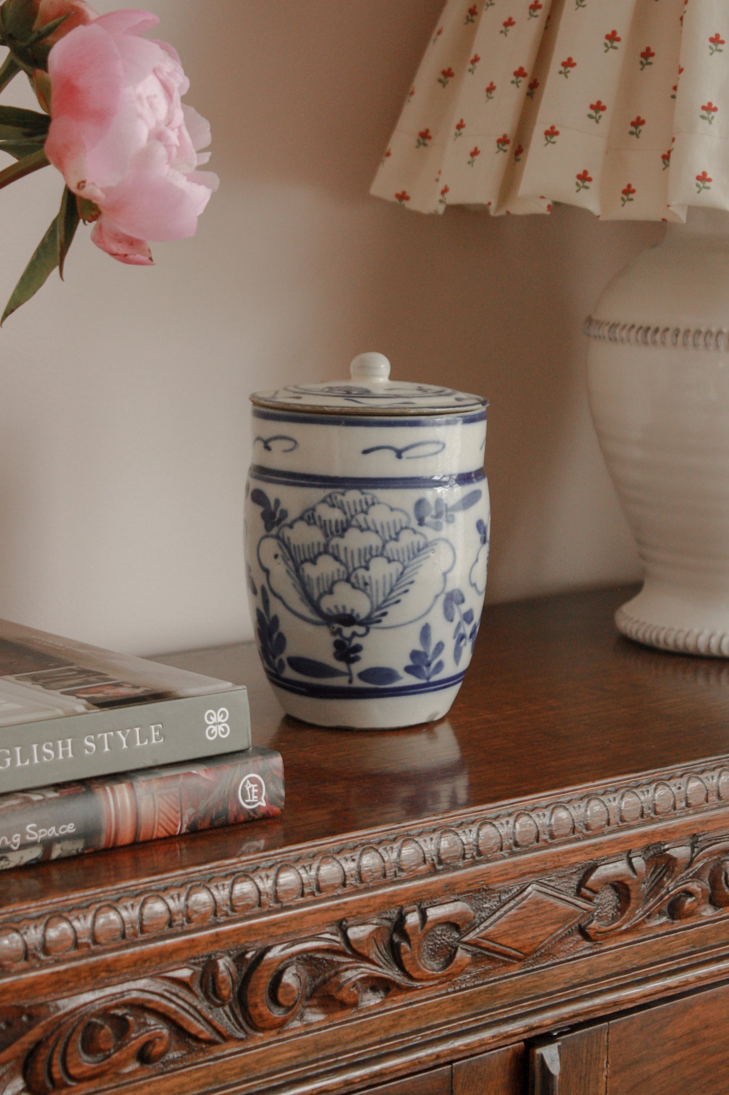 Antique Chinese handpainted pot