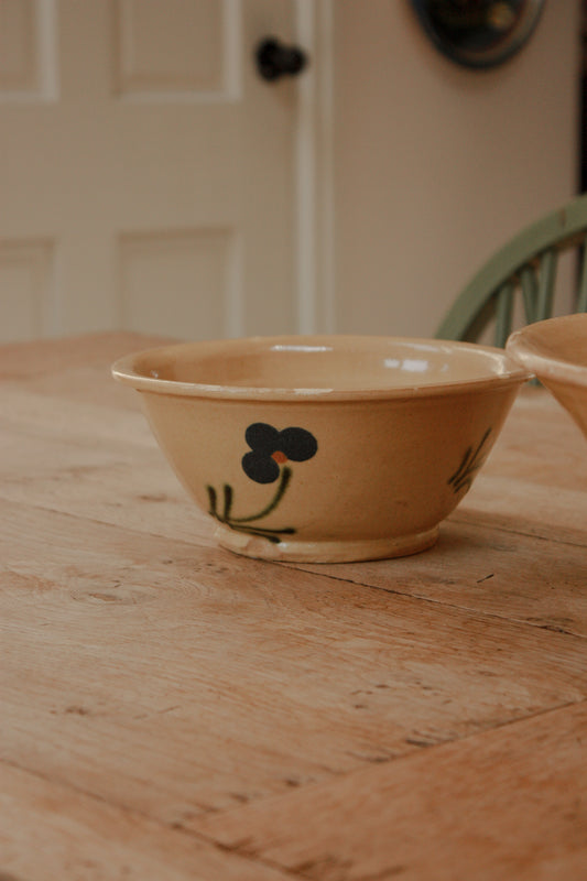 Small French slipware bowl - cream floral