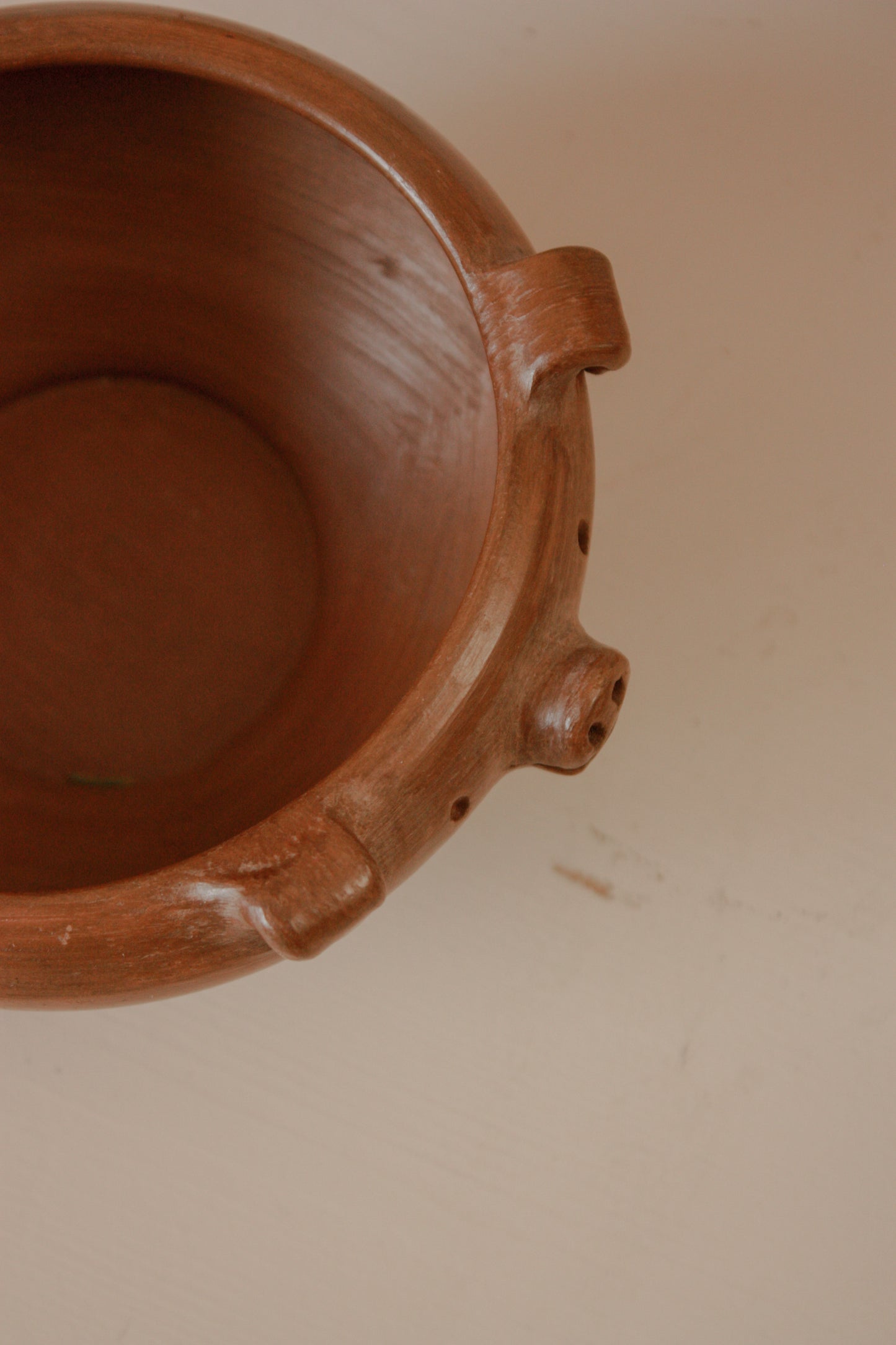 Folk art pottery piggy bowl