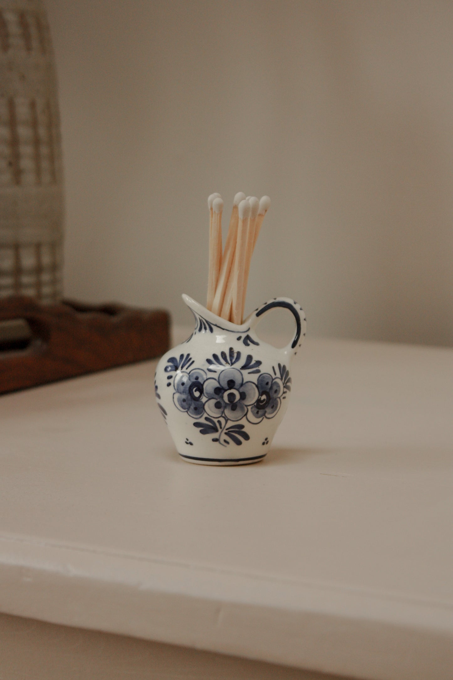 Dinky vintage 1980s Delft pot