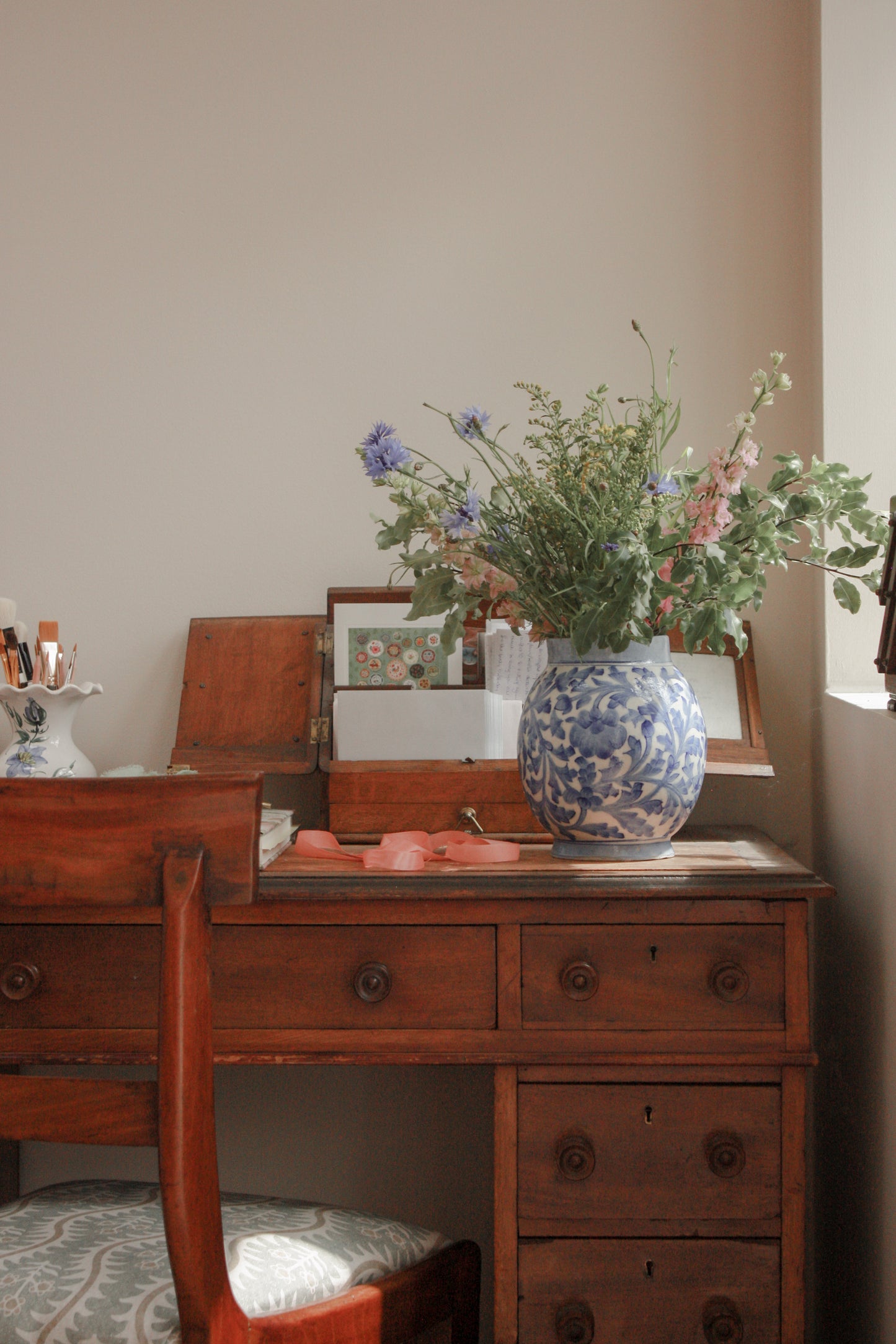 Vintage hand painted floral pot