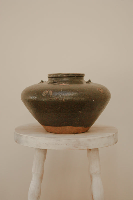 Antique Chinese incense pot